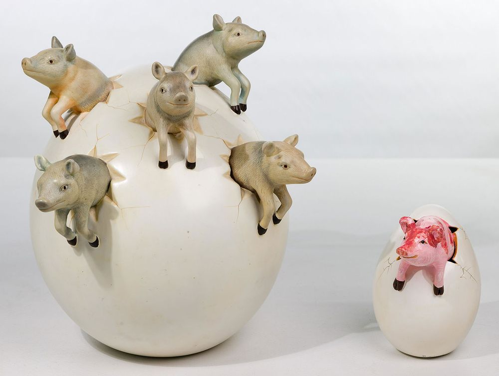 Lot 255: Sergio Bustamante (Mexican, b.1949) 'Pig Egg' Resin