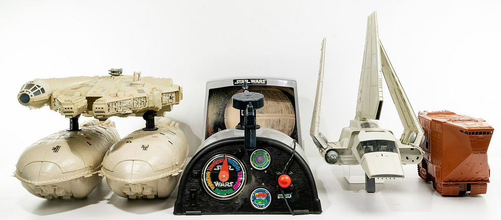 Lot 321: Star Wars Toy Assortment