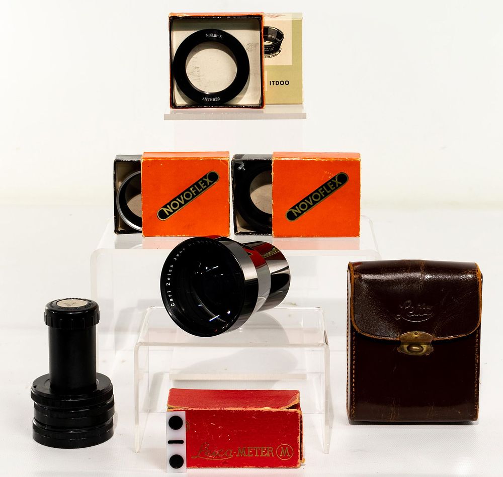 Lot 332: Carl Zeiss Lens and Leica Accessory Assortment