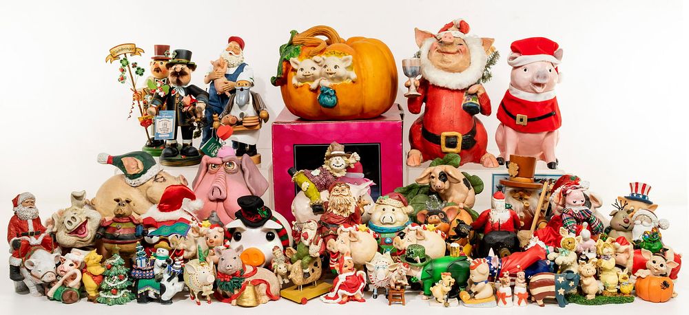 Lot 348: Holiday Pig Decor Assortment