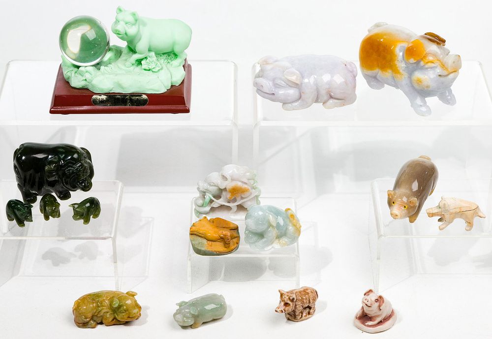Lot 358: Pig Figurine Assortment