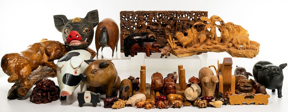 Lot 373: Wood Pig Assortment