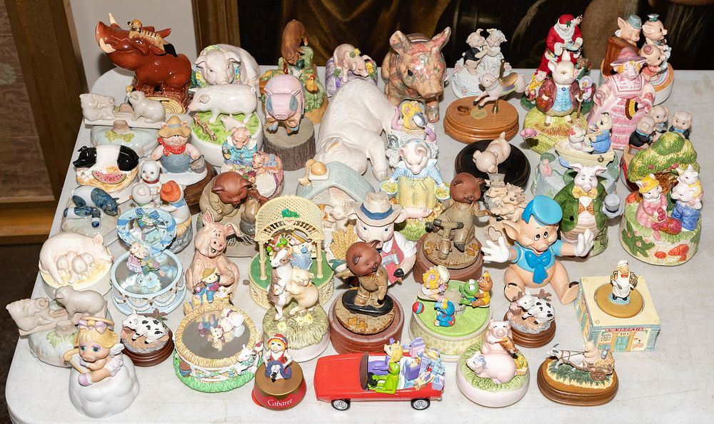 Lot 377: Pig Music Box Assortment