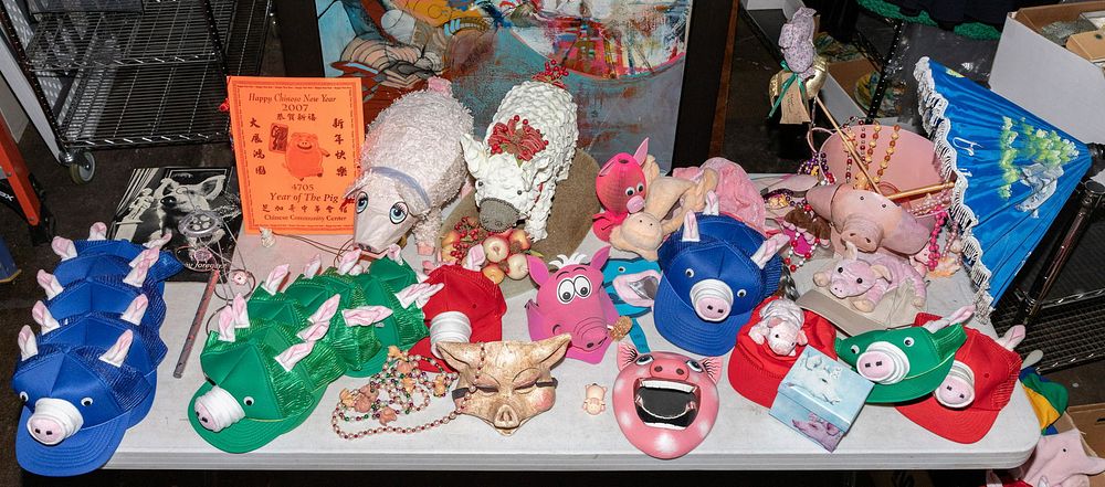 Lot 385: Pig-Themed Costume and Party Assortment