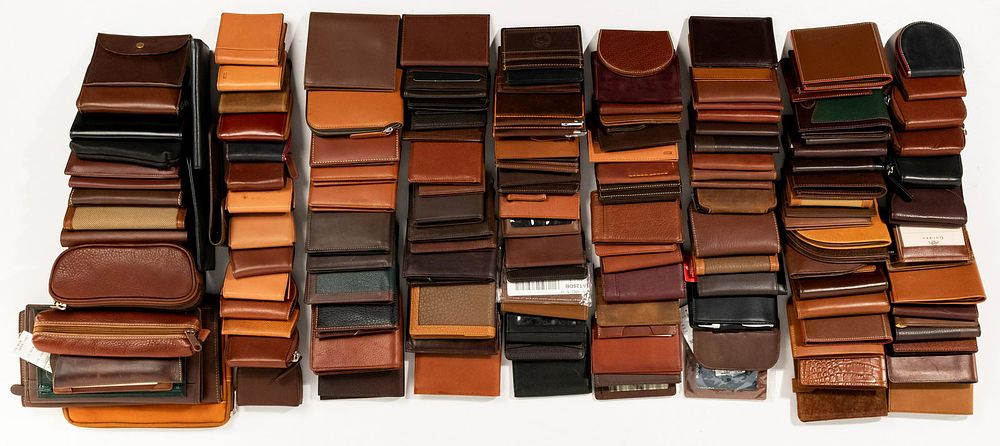 Lot 409: Men's Leather Assortment