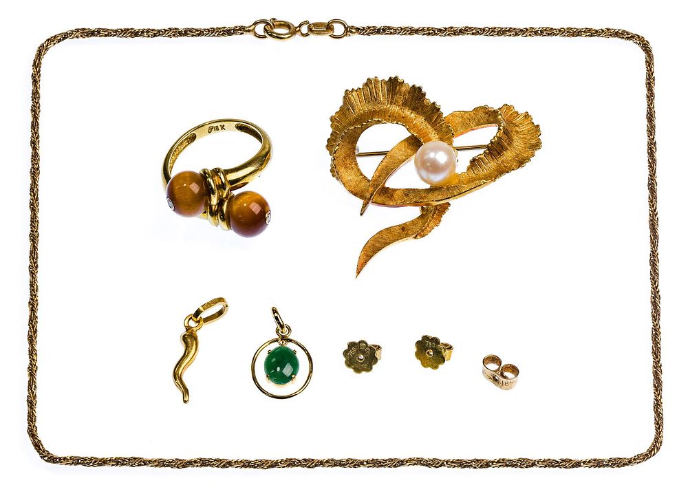 Lot 422: 18k Yellow Gold Jewelry Assortment