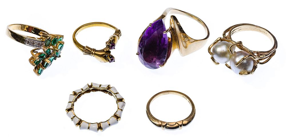Lot 434: 14k Yellow Gold Ring Assortment