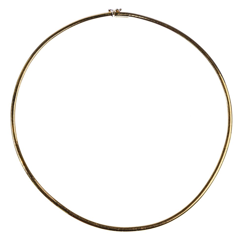 Lot 439: 14k Yellow Gold Omega Necklace