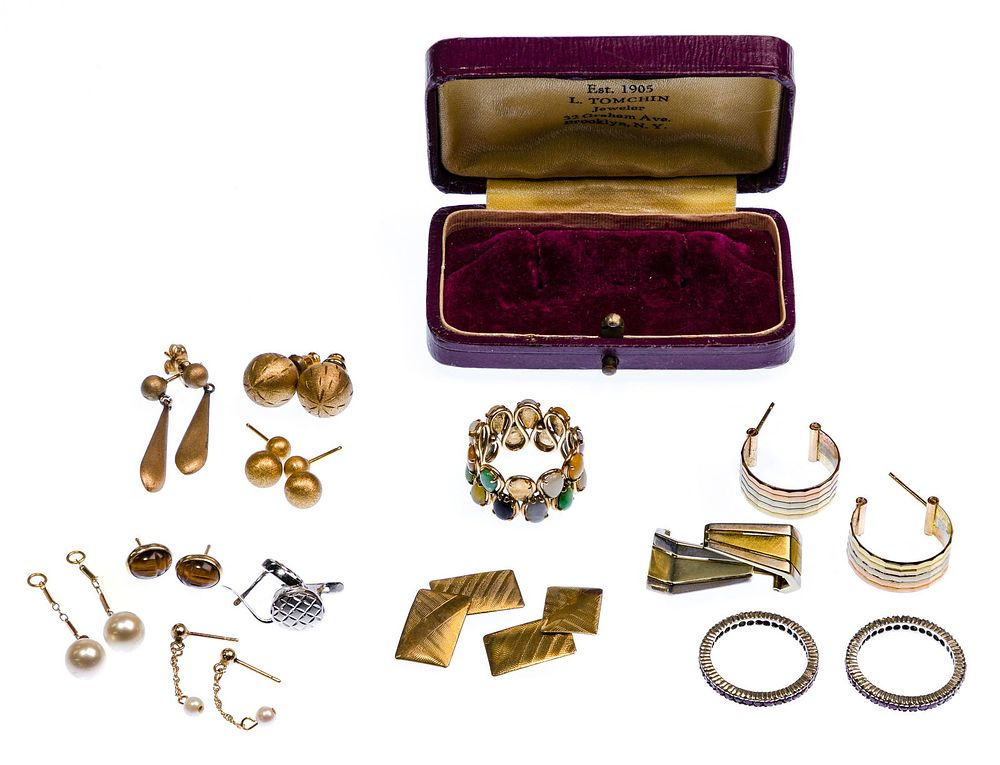 Lot 445: 14k Yellow Gold Jewelry Assortment