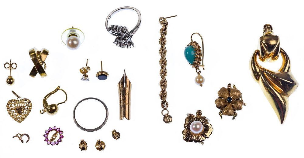 Lot 446: 14k Gold Jewelry Part Assortment
