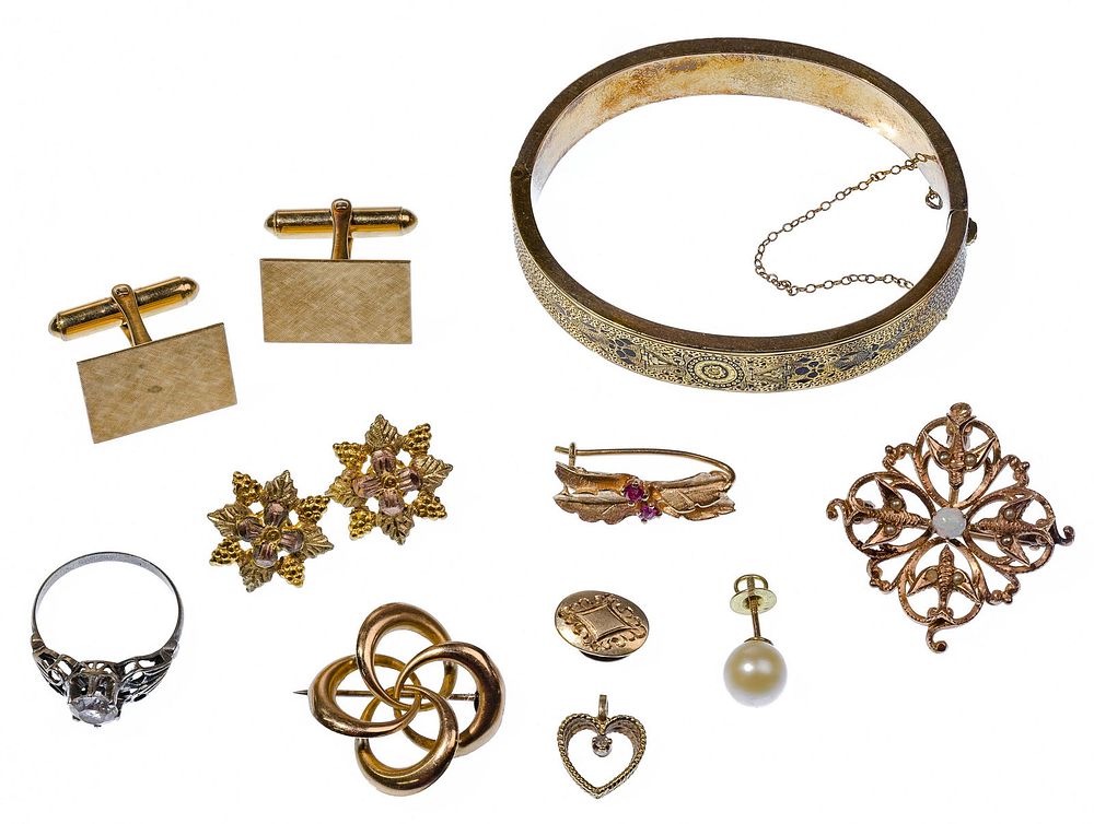 Lot 466: 10k Gold Jewelry Assortment