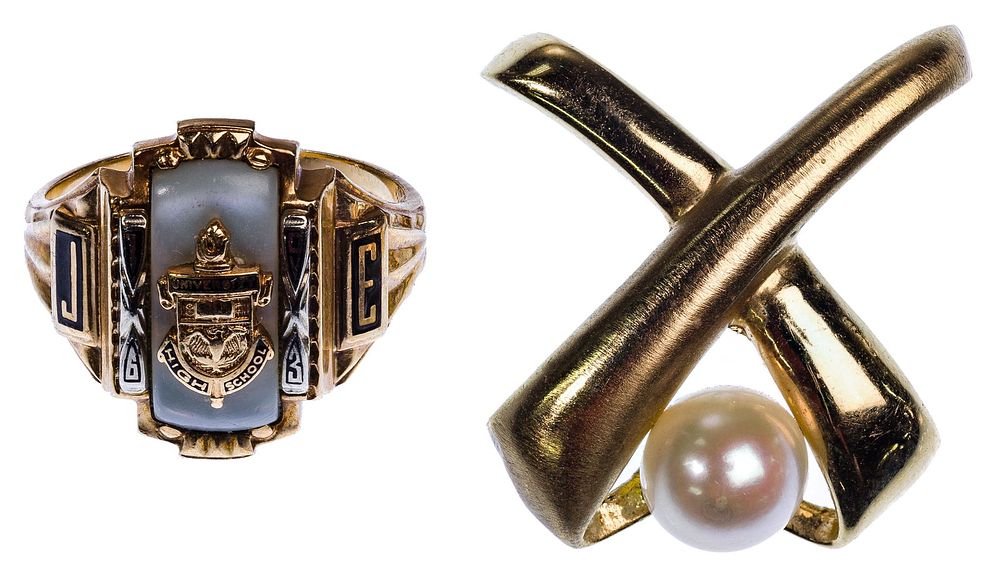 Lot 469: 10k Yellow Gold Jewelry Assortment