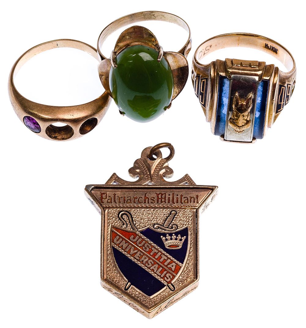 Lot 470: 10k and 9k Yellow Gold Jewelry Assortment