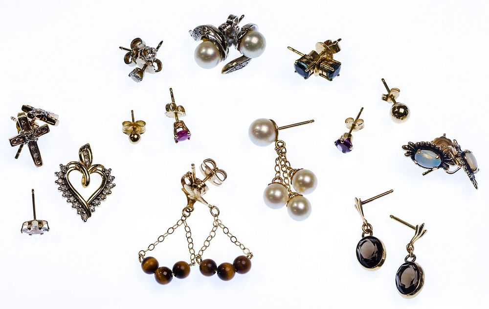Lot 473: 14k and 10k Gold Pierced Earring Assortment