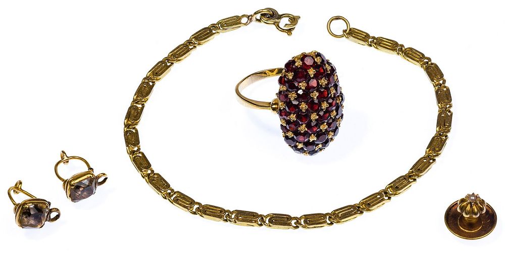 Lot 480: Mixed Gold Jewelry Assortment