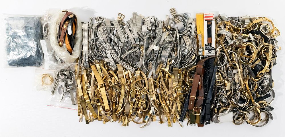 Lot 512: Wristwatch Band Assortment
