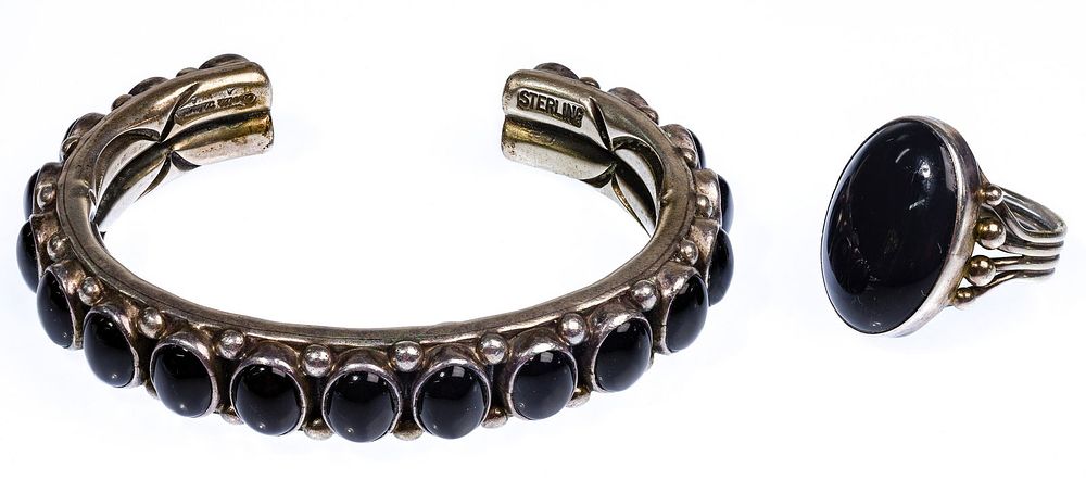 Lot 519: Orville Tsinnie Sterling Silver and Onyx Cuff Bracelet