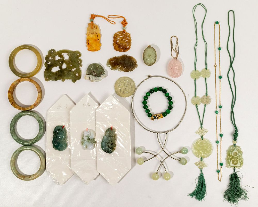 Lot 526: Jadeite Jade Jewelry Assortment