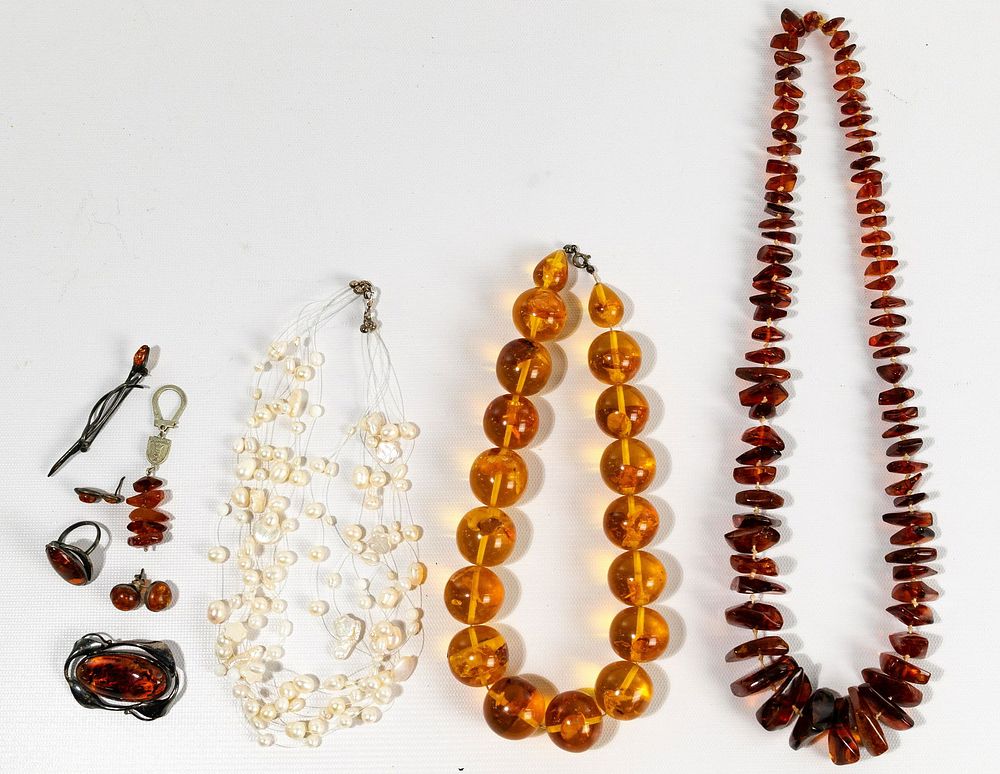 Lot 530: Sterling Silver and Amber / Pearl Jewelry Assortment