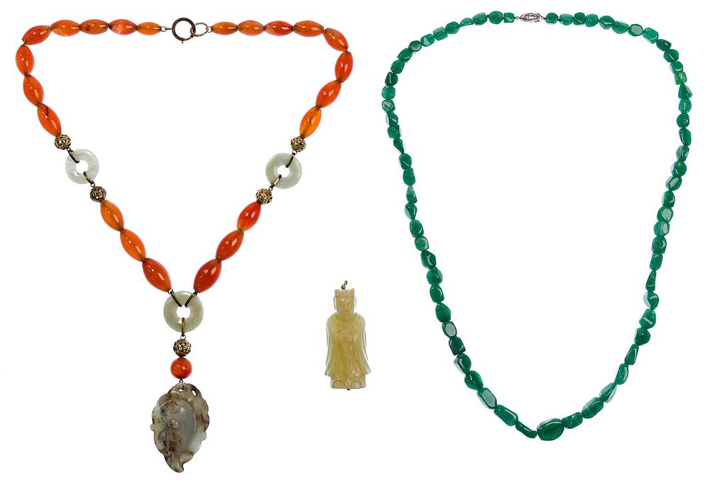 Lot 560: Agate Necklace and Pendant Assortment