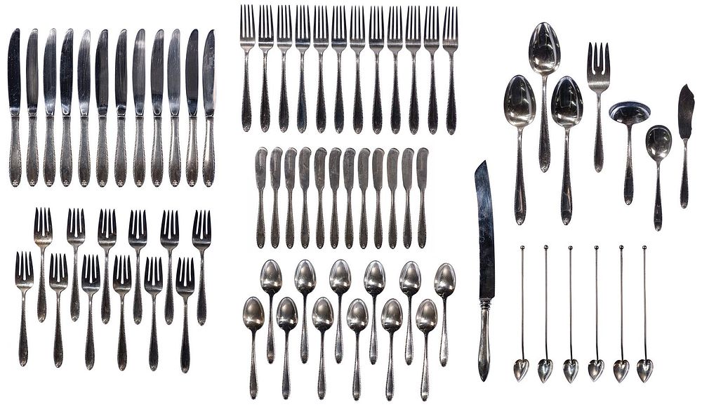Lot 566: Alvin Sterling Silver 'Southern Charm' Flatware Service