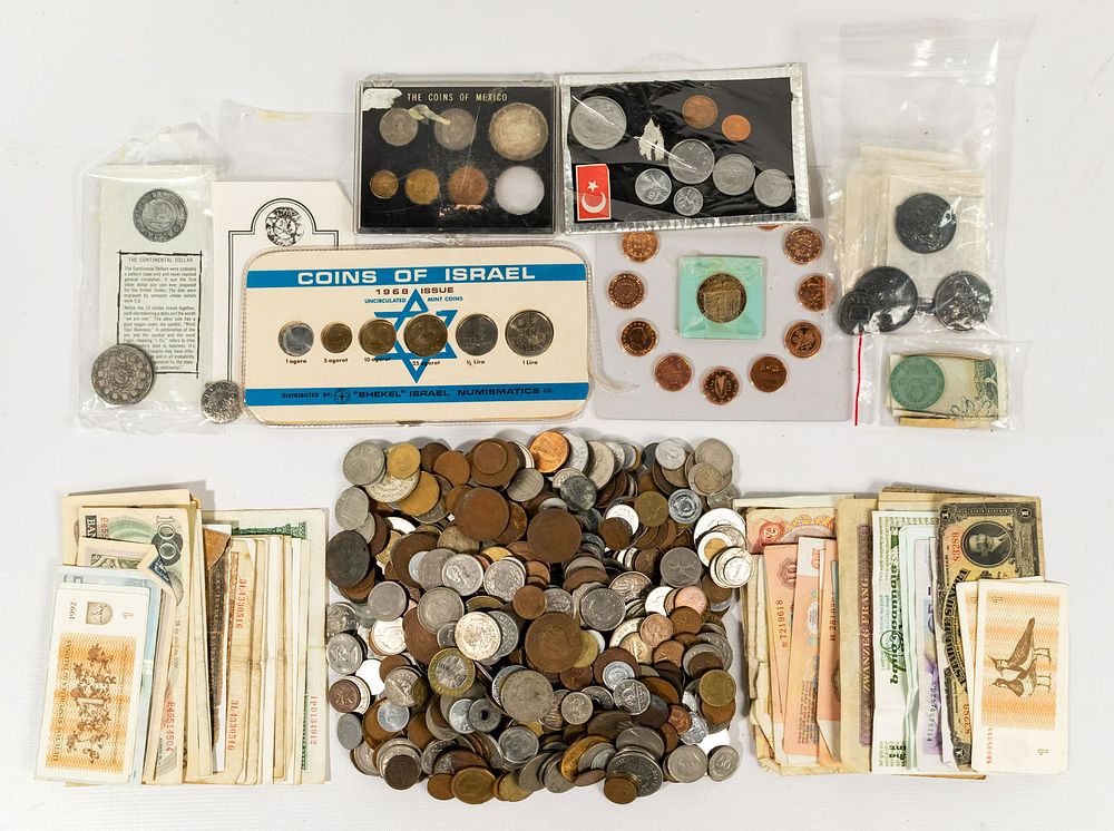 Lot 576: World: Coin Assortment