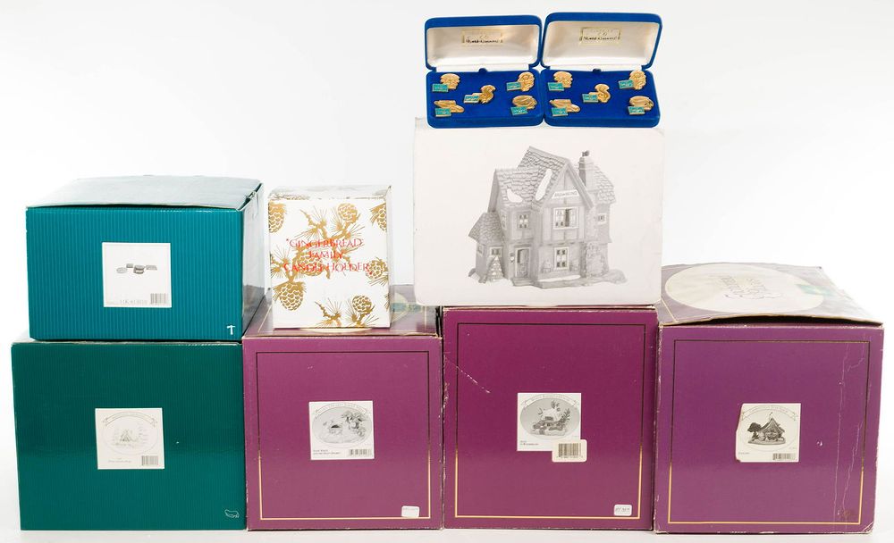 Lot 205: Disney 'Enchanted Places' Assortment