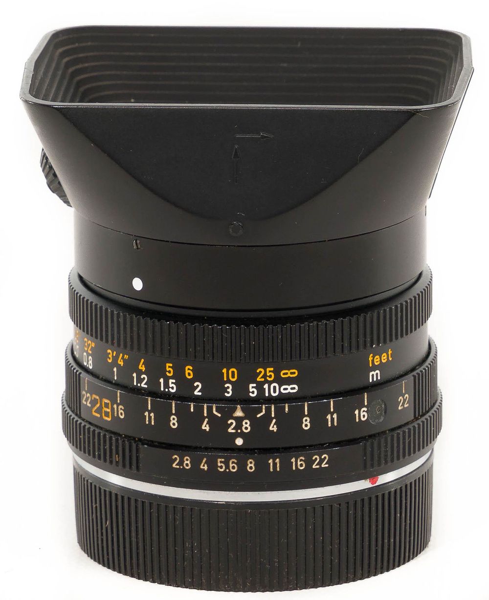 Lot 237: Leitz Wetzlar Elmarit-R 1:2.8/28mm Lens with Hood Cover