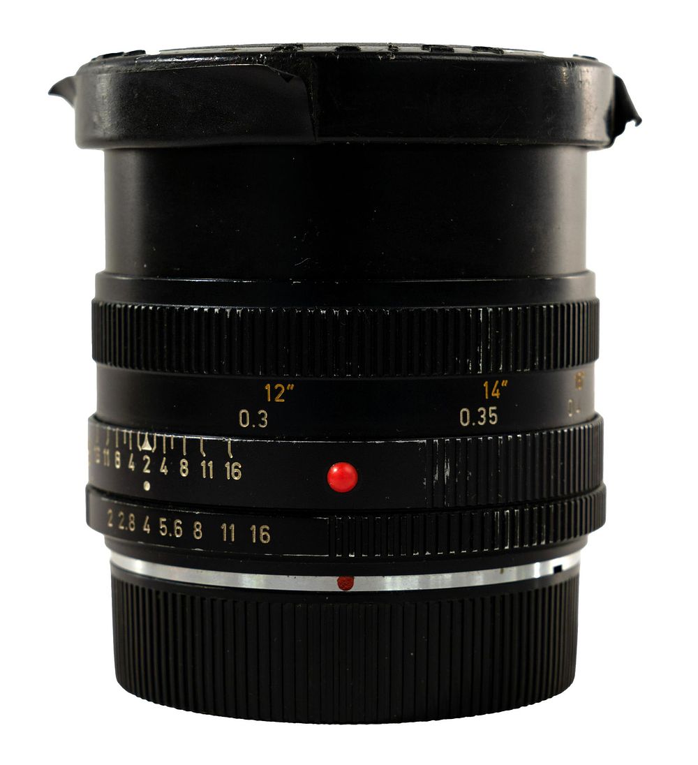 Lot 241: Leitz Wetzlar Summicron-R 1:2/35mm Lens