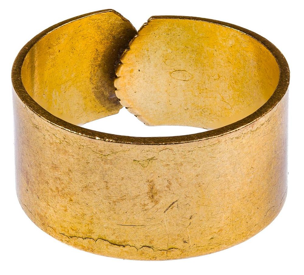 Lot 256: 22k Yellow Gold Band Ring