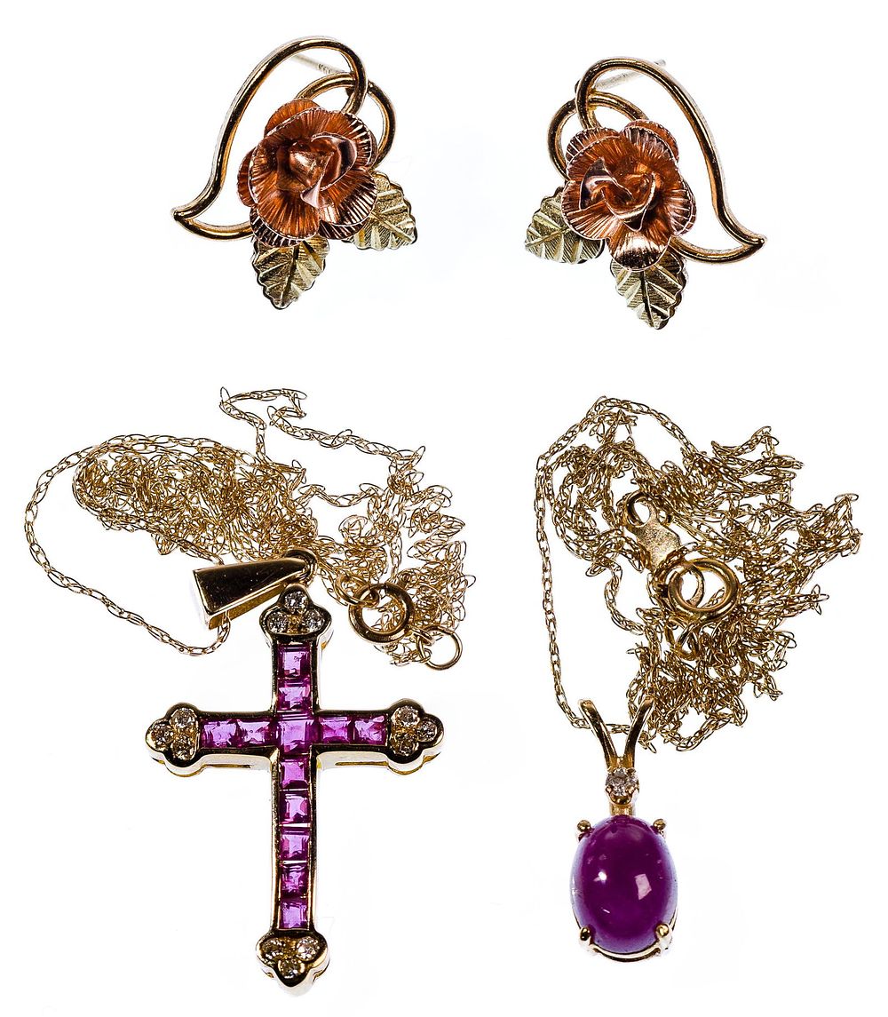 Lot 279: 14k and 10k Gold Assortment