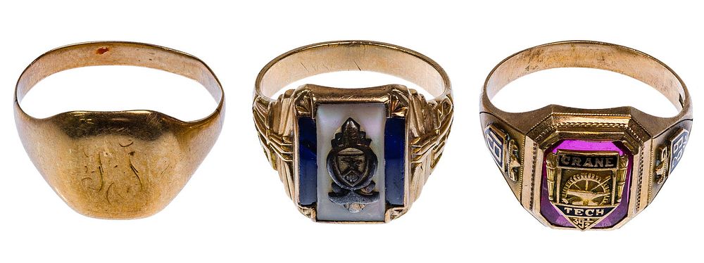 Lot 282: 14k and 10k Yellow Gold Ring Assortment