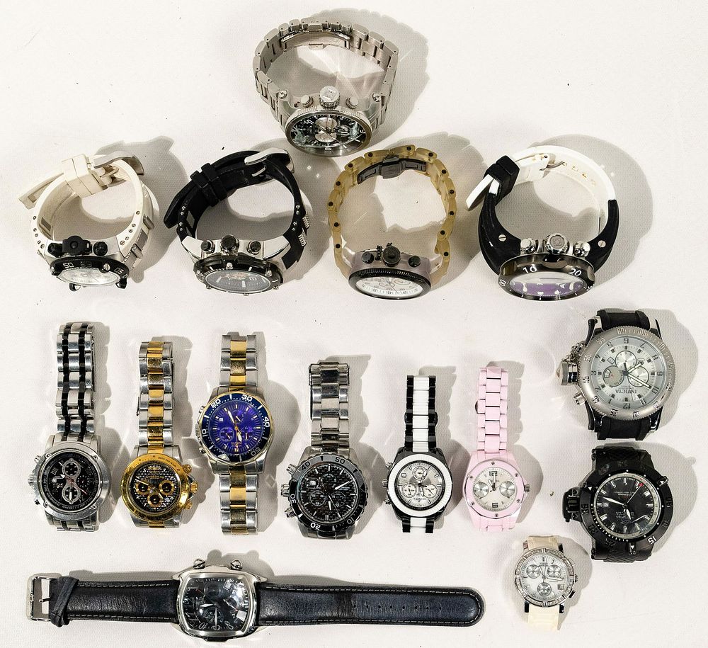 Lot 318: Invicta Quartz Chronograph Wristwatch Assortment