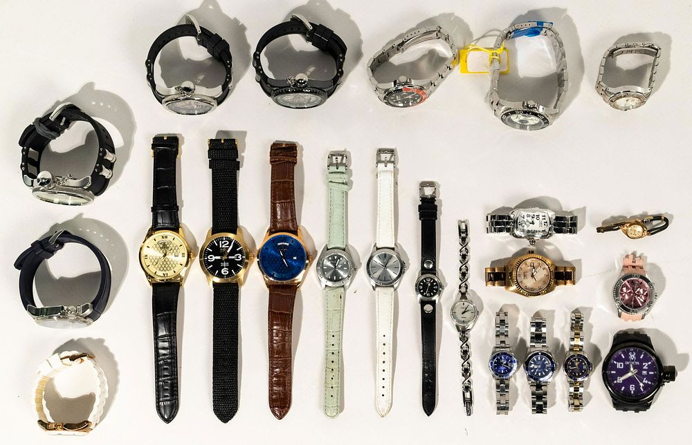 Lot 319: Invicta Wristwatch Assortment