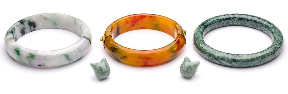 Lot 360: Jadeite Jade Jewelry Assortment