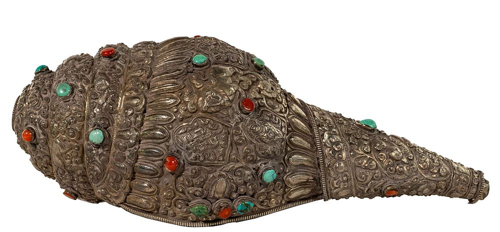 Lot 170: Tibetan Silver-Plated Conch Shell Horn