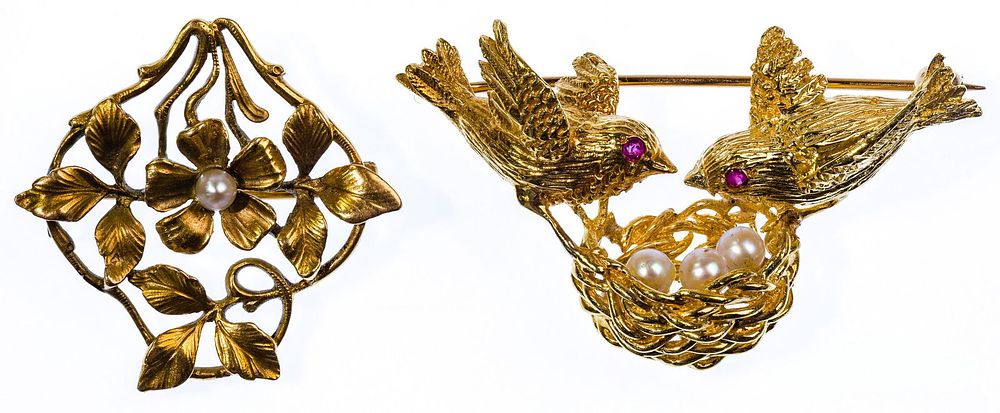 Lot 492: 18k Yellow Gold and Pearl Brooches