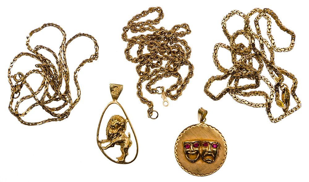 Lot 510: 14k Yellow Gold Jewelry Assortment