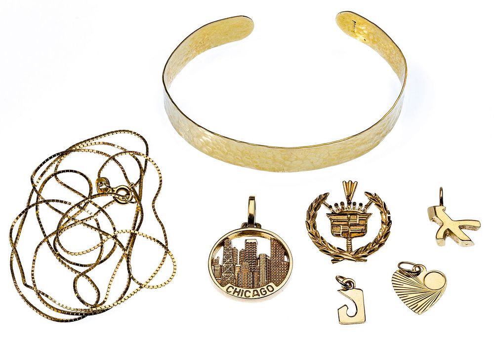 Lot 512: 14k Yellow Gold Jewelry Assortment