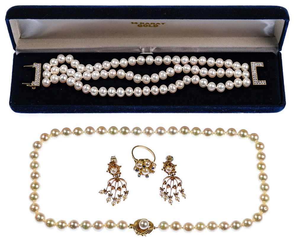 Lot 526: Gold and Pearl Jewelry Assortment