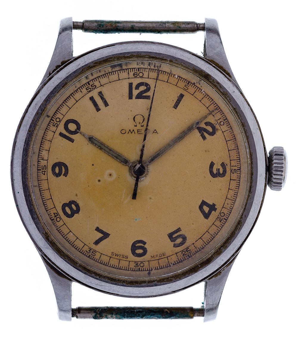 Lot 551: Omega World War II Era 2179/2 Military Wrist Watch