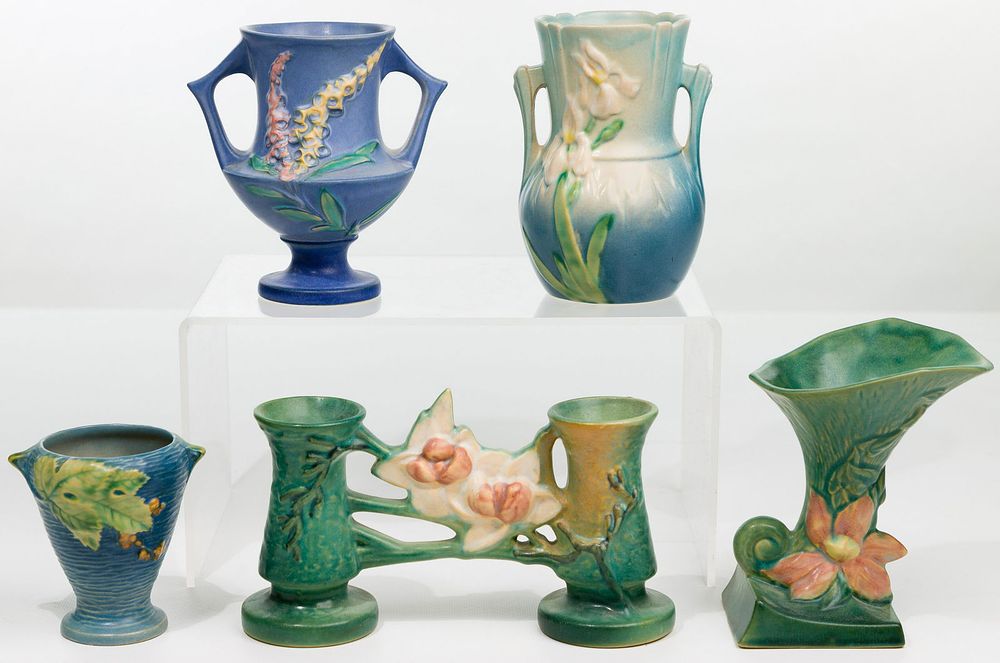 Lot 271: Roseville Pottery Vase Assortment