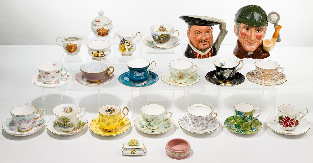 Lot 294: Tea Cup and Porcelain Assortment