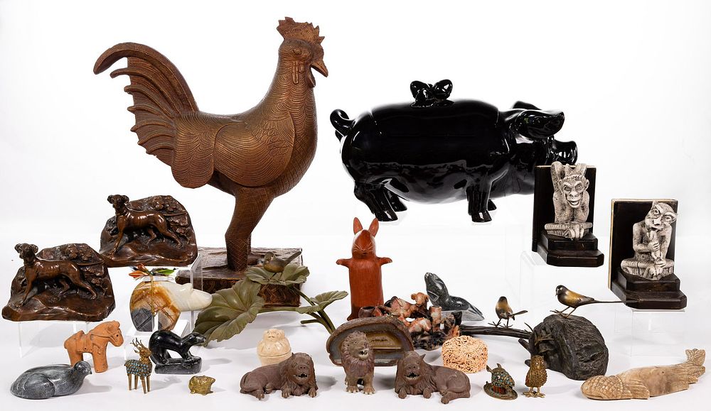 Lot 313: Animal Figurine Assortment