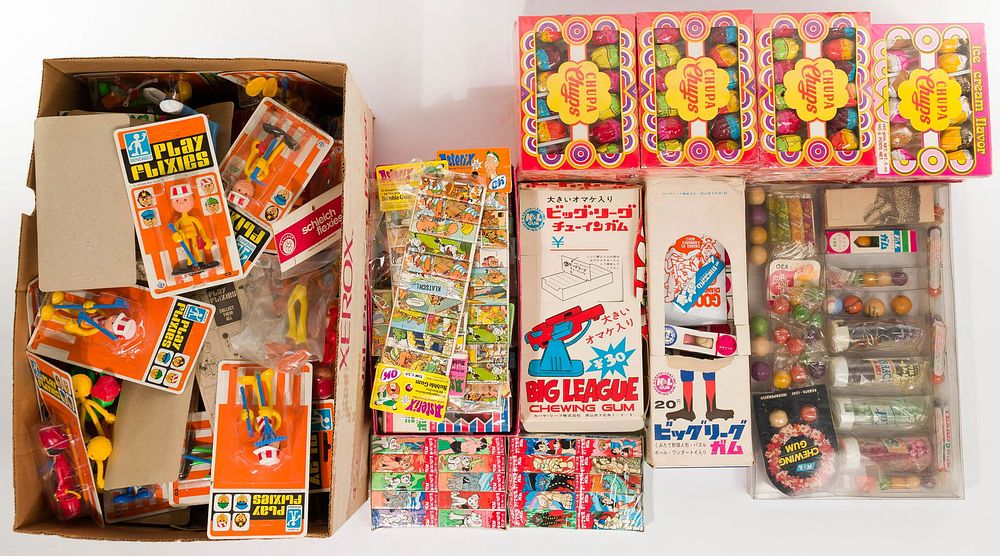 Lot 346: Boxed Toy and Gum Assortment