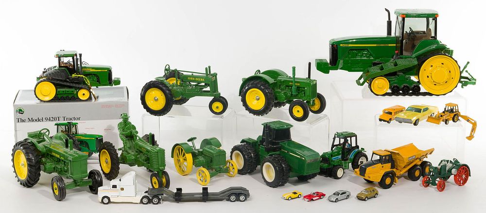 Lot 349: John Deere Model Tractor Assortment