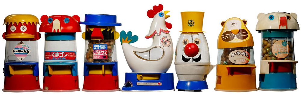 Lot 350: Leaf Brands and Kabaya-Leaf Novelty Plastic Gumball
