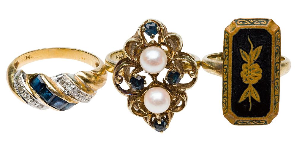 Lot 410: 14k Yellow Gold Ring Assortment