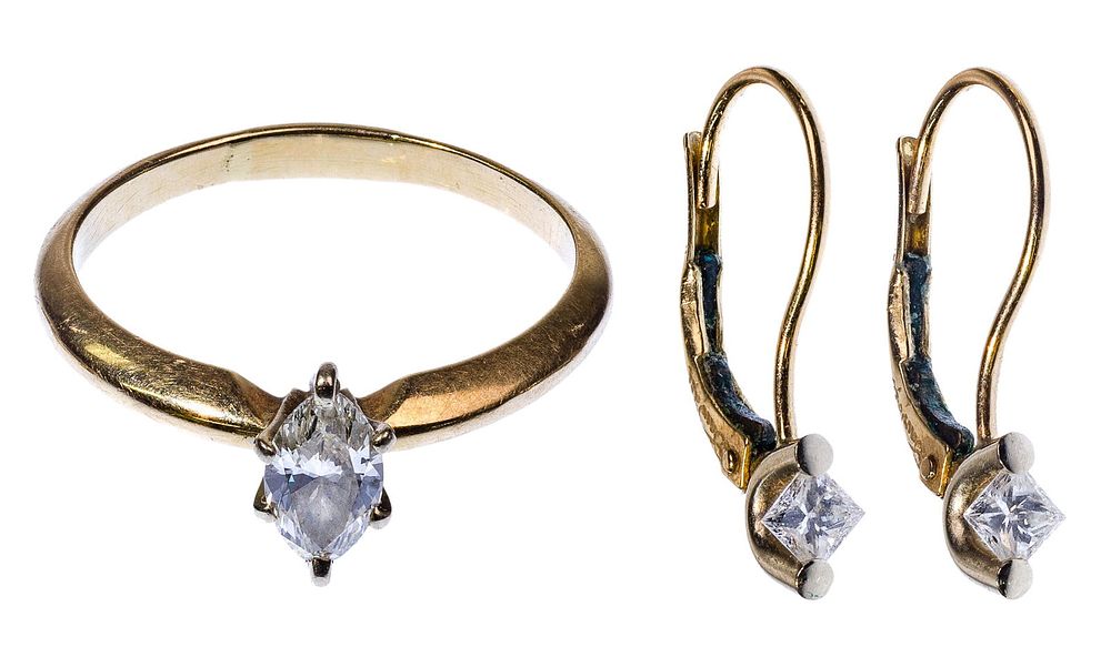Lot 425: 14k Yellow Gold and Diamond Jewelry Assortment