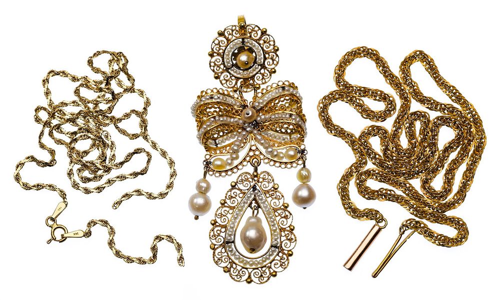 Lot 427: 14k Yellow Gold Jewelry Assortment